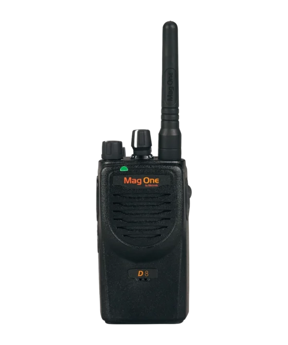 Radio portátil Motorola Mag One D8, imagen oficial de Motorola Solutions